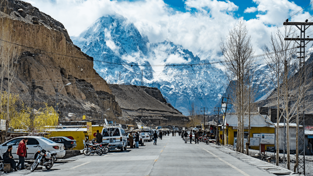 Sost border town marketplace and customs terminal